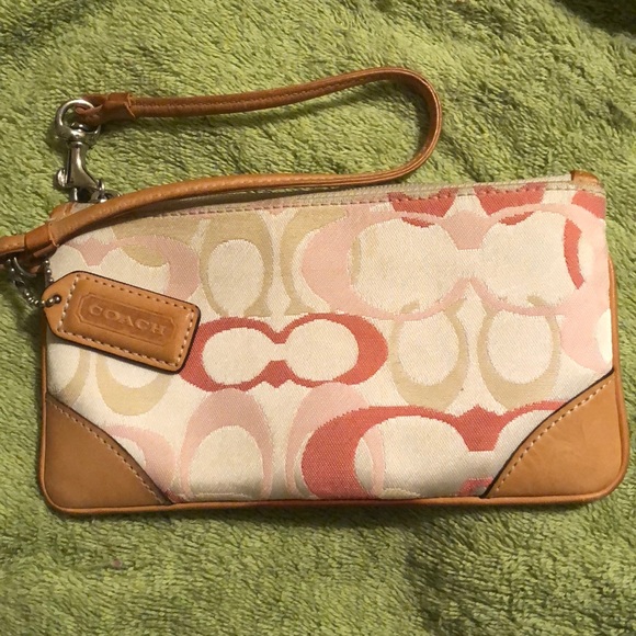Coach Handbags - Coach Wristlet
